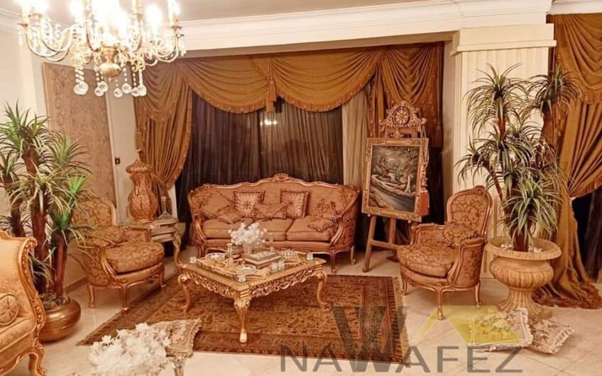 شقة للبيع 220 متر بسعر مميز على الفرش والسكن بموقع مميز بحى السفارات مدينة نصر