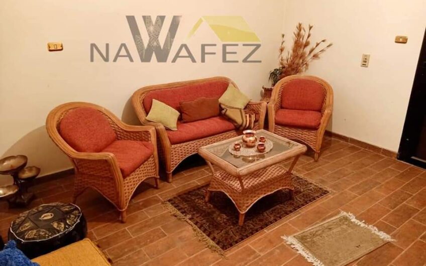 شقة للبيع 220 متر بسعر مميز على الفرش والسكن بموقع مميز بحى السفارات مدينة نصر